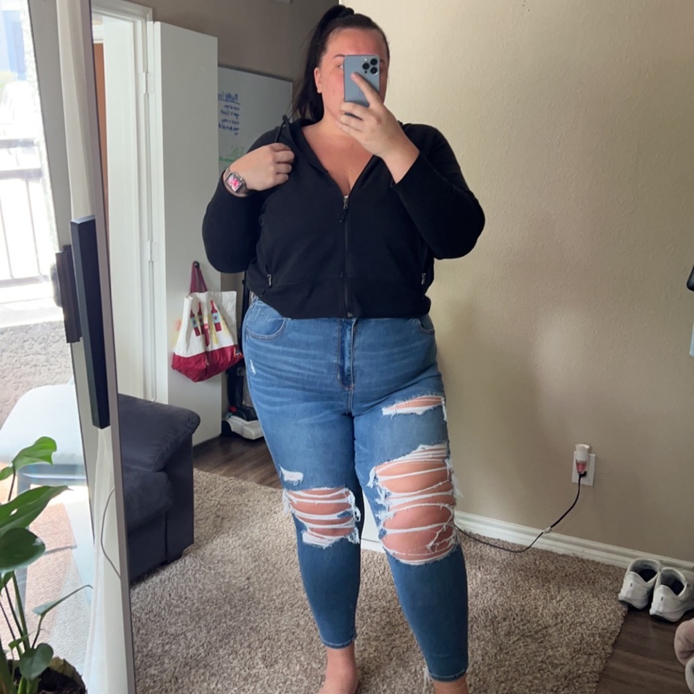 American eagle next level stretch distressed skinny jeans‼️